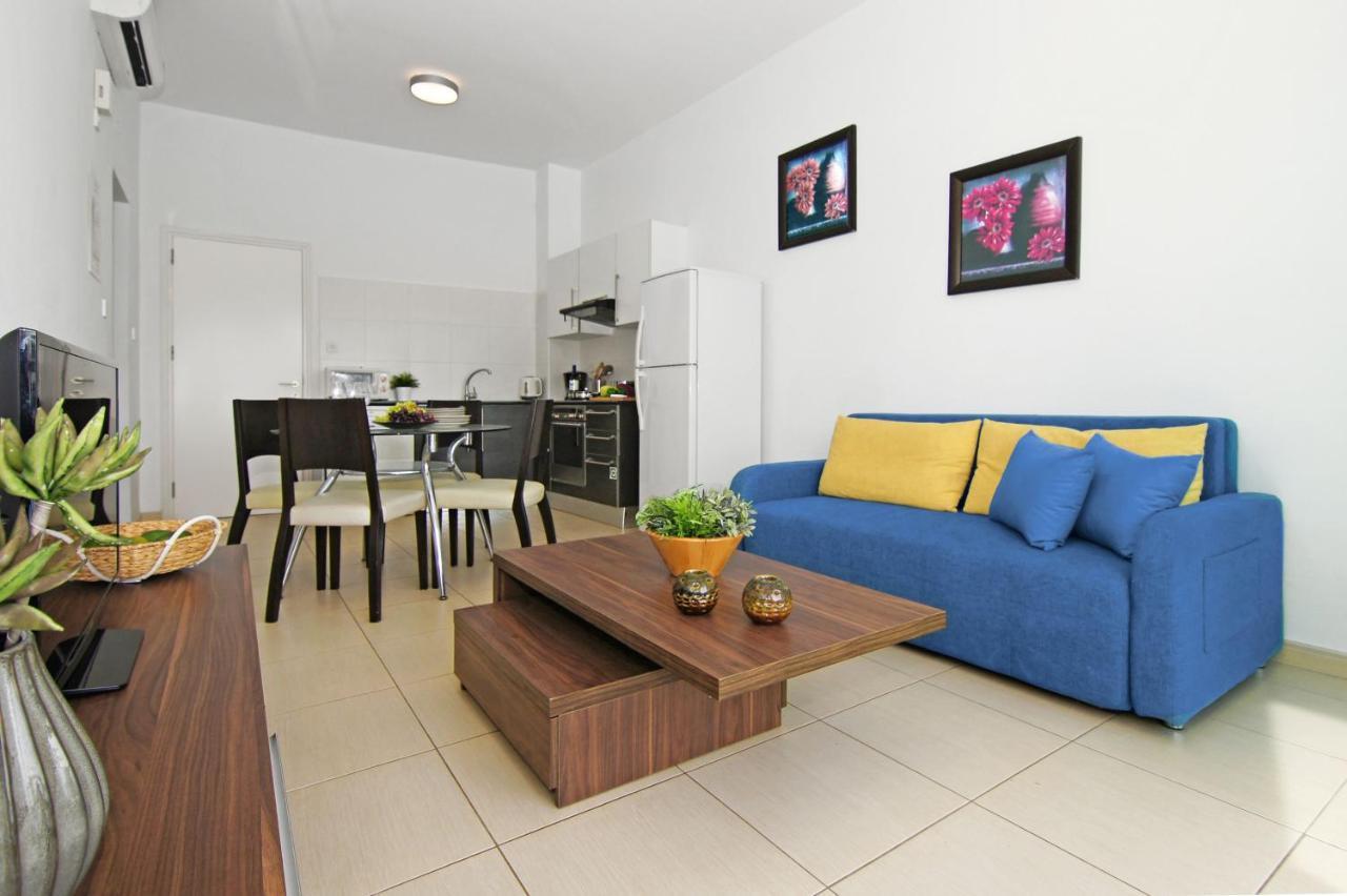 Diana - Coralli Beachfront Apartment Protaras Buitenkant foto