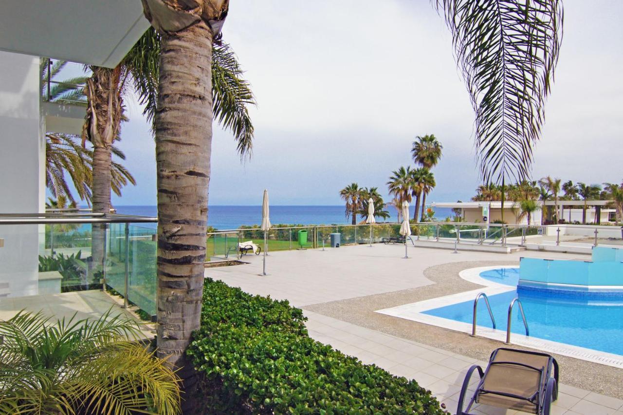 Diana - Coralli Beachfront Apartment Protaras Buitenkant foto