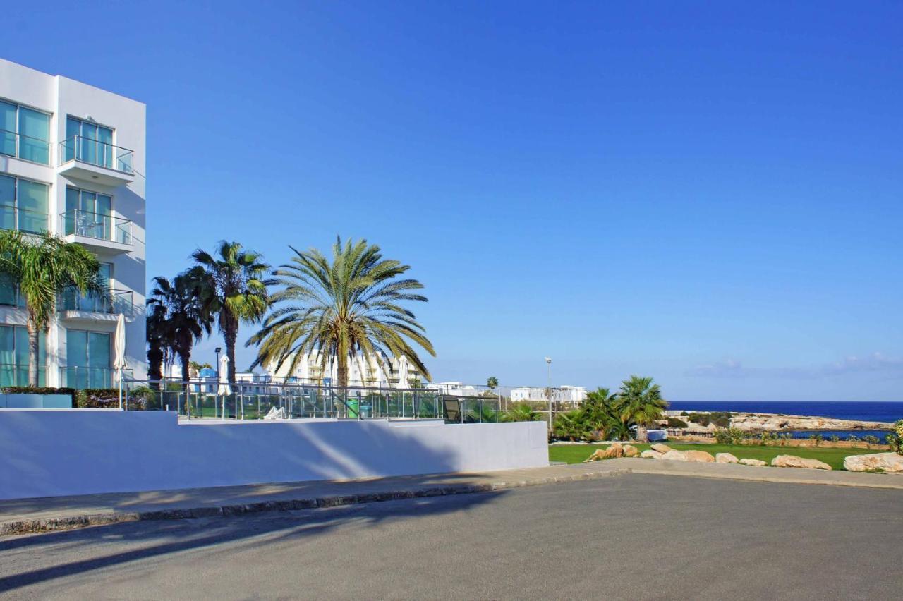 Diana - Coralli Beachfront Apartment Protaras Buitenkant foto