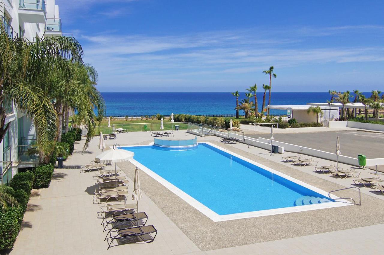 Diana - Coralli Beachfront Apartment Protaras Buitenkant foto