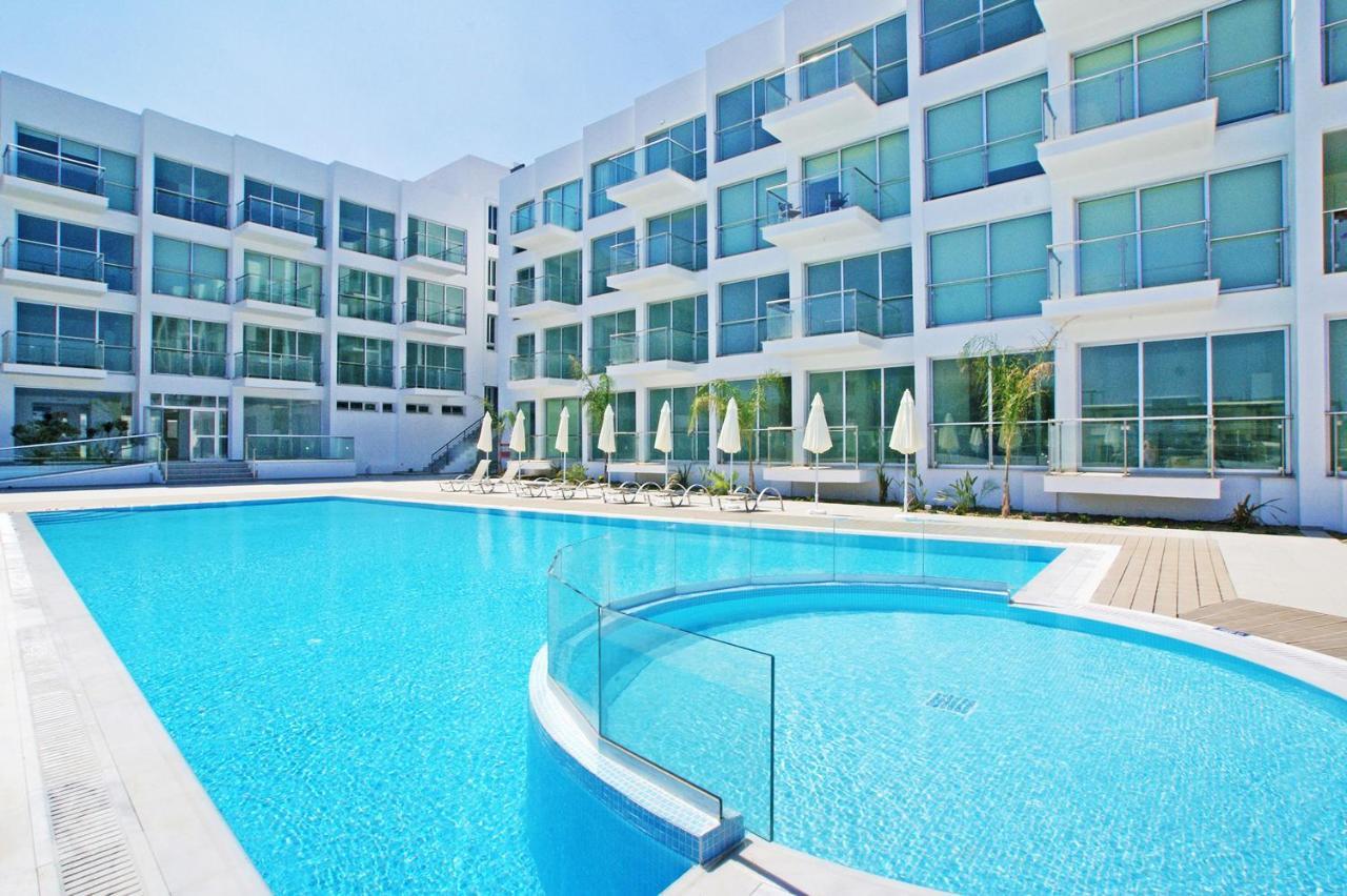 Diana - Coralli Beachfront Apartment Protaras Buitenkant foto