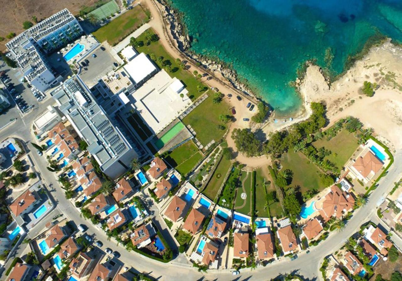 Diana - Coralli Beachfront Apartment Protaras Buitenkant foto